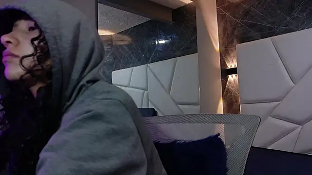 pettymoon1 online show from 12/23/25, 11:08