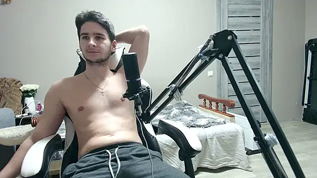 6thfingq online show from 12/04/25, 04:38