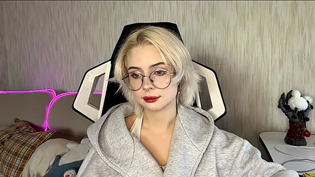 Snapshot of DayleSileo chatting on 11/20/25, 07:08 DayleSileo online show from 11/20/25, 07:08