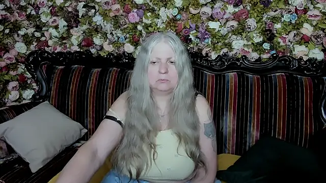 Snapshot of mariabelladonna chatting on 06/20/26, 06:38 mariabelladonna online show from 06/20/26, 06:38