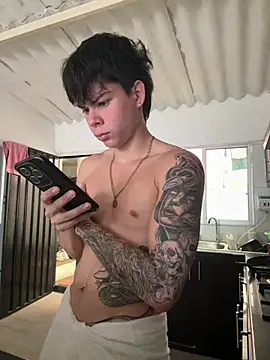 Snapshot of Handsome_boys69 chatting on 07/07/26, 07:40 Handsome boys69 online show from 07/07/26, 07:40