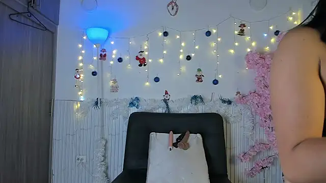 Nicole diaz7 online show from 12/22/25, 07:33