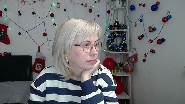 LaurenWishy online show from 12/21/25, 06:09