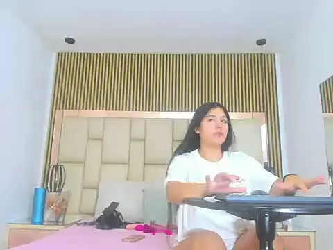 HannaANDcherri online show from 11/25/25, 08:09