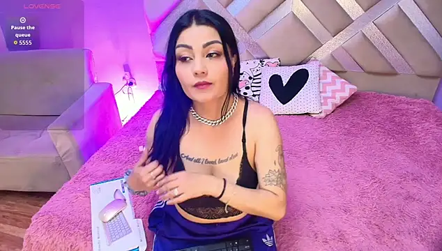 mei kora online show from 11/22/25, 03:27