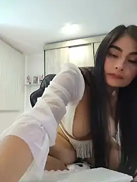 Snapshot of Laia_torres1 chatting on 06/27/26, 12:59 Laia torres1 online show from 06/27/26, 12:59