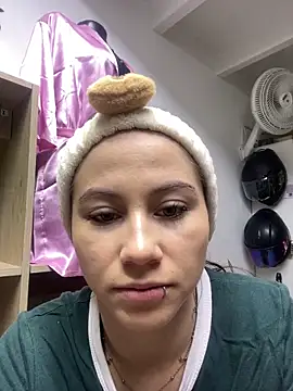 MiaWhiteBunny online show from 04/16/26, 09:26