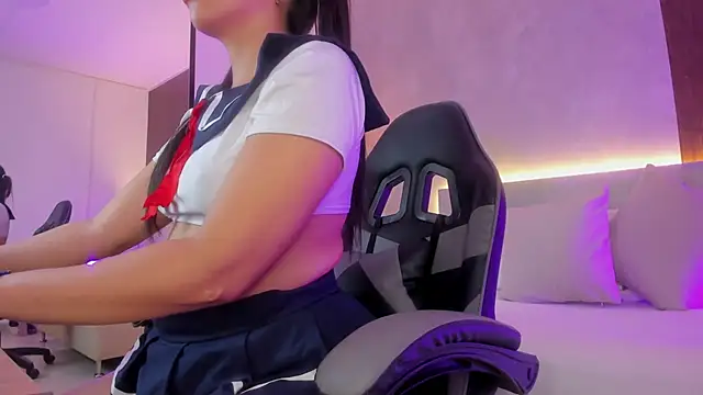 melaniejeannn  online show from 03/29/26, 02:44