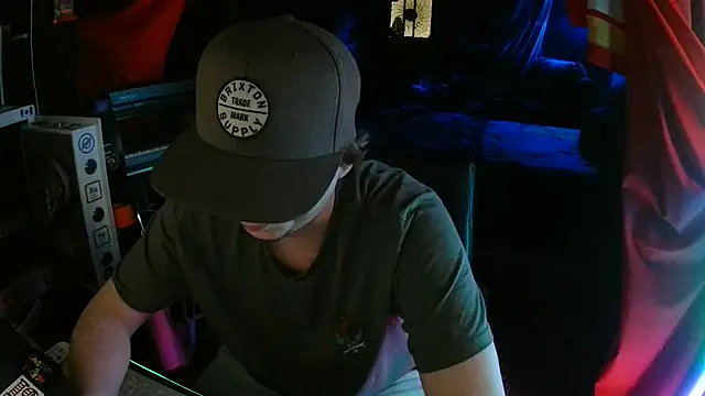 Bowerboi online show from 11/28/25, 01:08