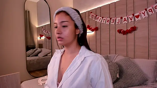 Snapshot of Zoe_Mendez chatting on 02/14/26, 12:13 Zoe Mendez online show from 02/14/26, 12:13