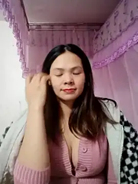 quynhquynh  online show from 01/11/26, 02:00