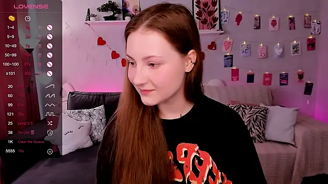 velvet cherry  online show from 04/25/26, 07:55