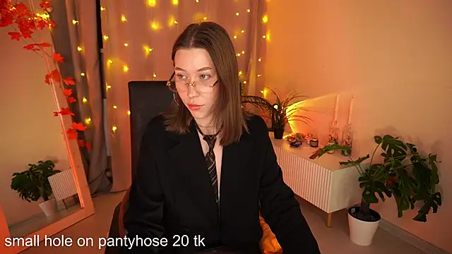 Snapshot of AnnetteLane chatting on 11/20/25, 05:51 AnnetteLane online show from 11/20/25, 05:51