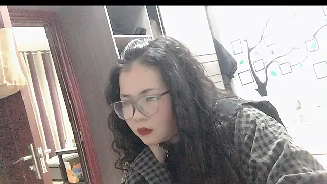 Huahua3187 online show from 11/25/25, 12:49