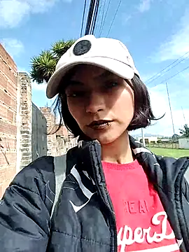 Zoe addiction online show from 11/30/25, 01:59