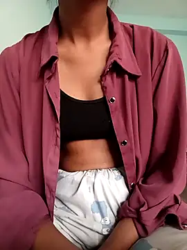 Snapshot of Purnima_18 chatting on 11/29/25, 10:07 Purnima 18 online show from 11/29/25, 10:07