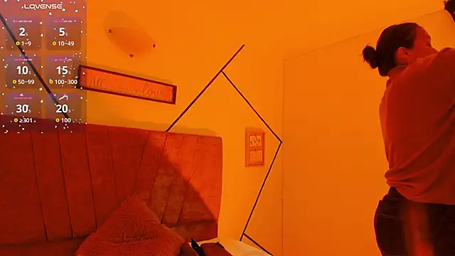 Julieta Lein  online show from 12/02/25, 10:16