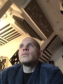 Spielzeugtwink online show from 12/23/25, 12:19