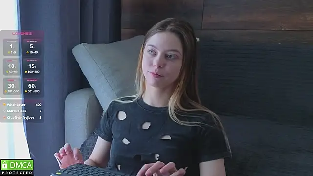 EmilieLong online show from 04/11/26, 07:45