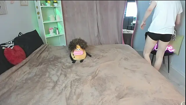 kevinhunter  online show from 11/25/25, 03:23