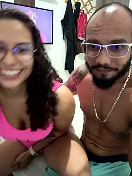 Snapshot of CasalBris4 chatting on 12/17/25, 12:05 CasalBris4 online show from 12/17/25, 12:05