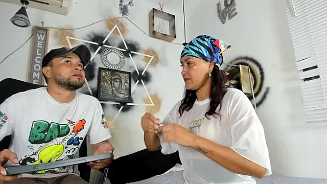 StephaniaAndRandy online show from 11/27/25, 05:48