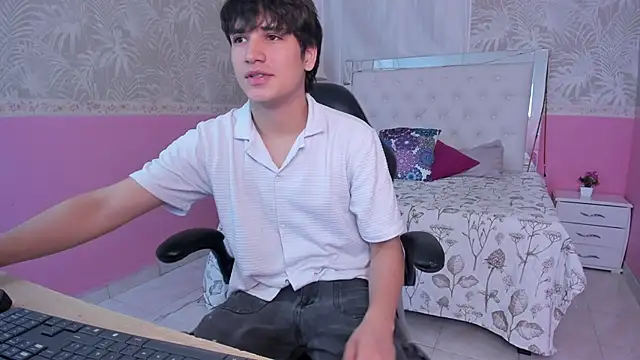 JakeSummer  online show from 11/25/25, 01:44