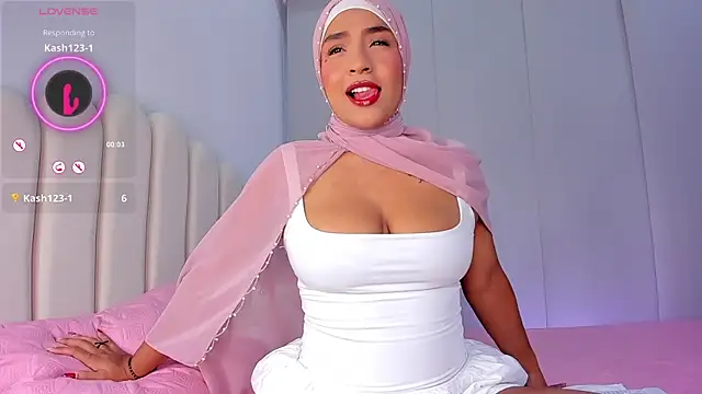 Amira-Zahra online show from 07/13/26, 10:12