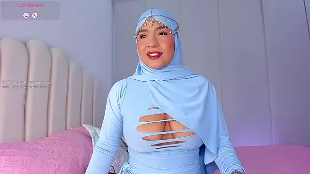 Amira-Zahra online show from 07/14/26, 10:04