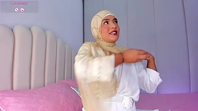 Amira-Zahra online show from 07/15/26, 11:21