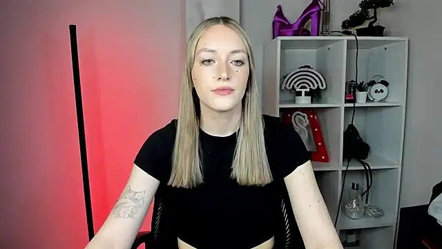 EvelynBlond online show from 02/24/26, 01:42