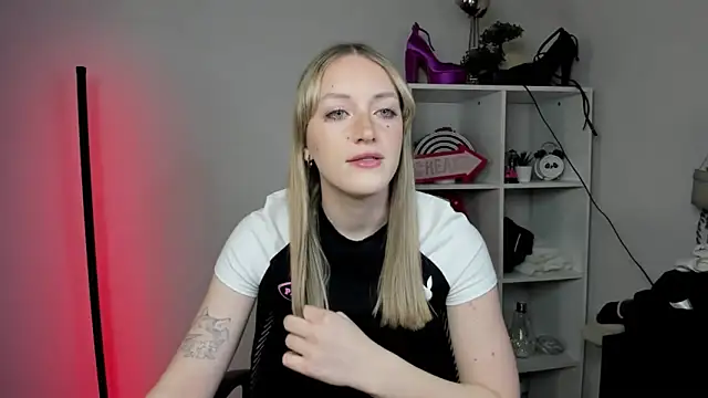 EvelynBlond online show from 03/26/26, 06:19