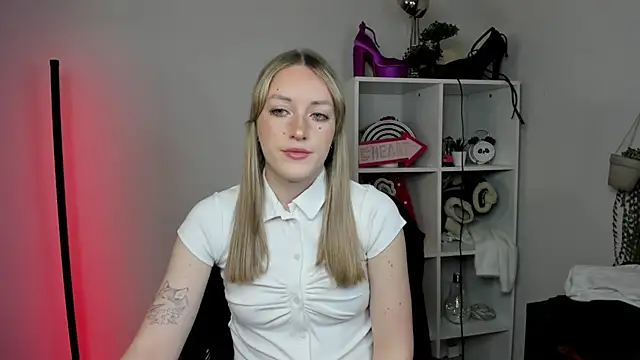 EvelynBlond online show from 03/27/26, 10:15