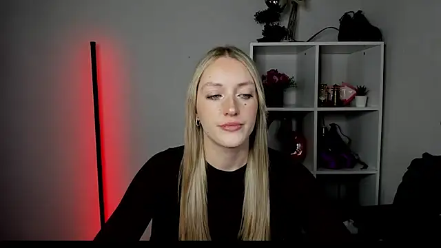 EvelynBlond online show from 07/06/26, 12:46