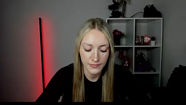 EvelynBlond online show from 07/06/26, 03:03