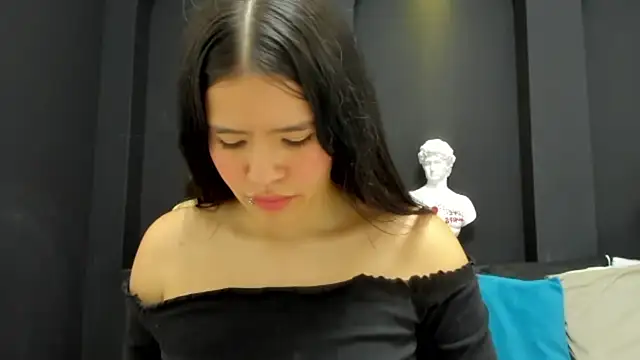 emilyrousee01 online show from 04/01/26, 07:00