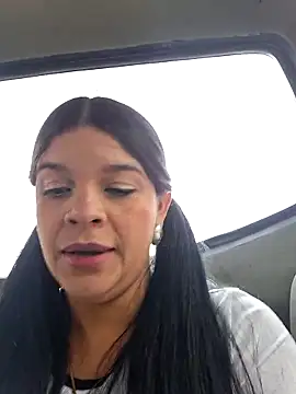 Snapshot of Layla-daring chatting on 11/28/25, 06:43 Layla-daring online show from 11/28/25, 06:43