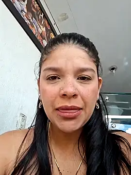 Layla-daring online show from 12/14/25, 04:23