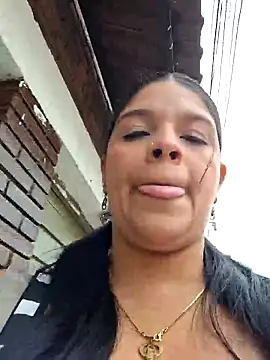 Layla-daring online show from 12/15/25, 08:02