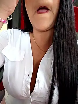 Layla-daring online show from 01/31/26, 08:18