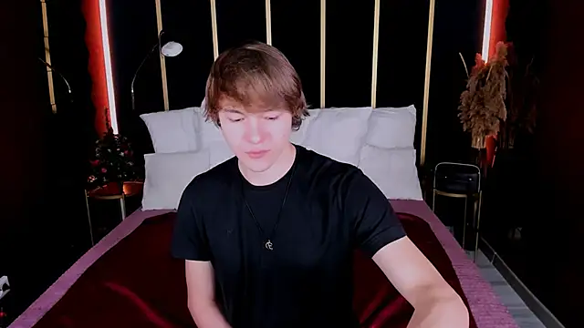 DonaldWoon online show from 12/21/25, 06:09