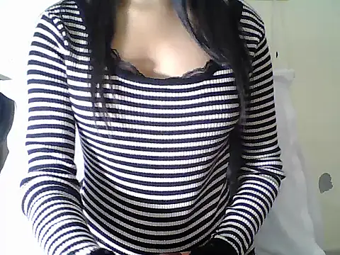 Snapshot of Bold_girl23 chatting on 12/17/25, 05:46 Bold girl23 online show from 12/17/25, 05:46