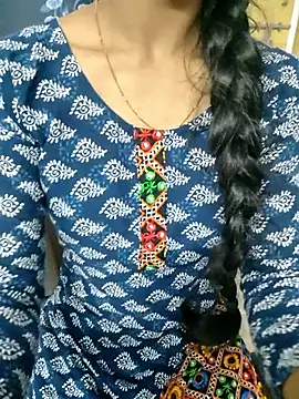 Roja   online show from 11/28/25, 09:56