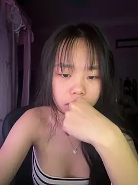 Kiee-lee online show from 04/28/26, 06:57