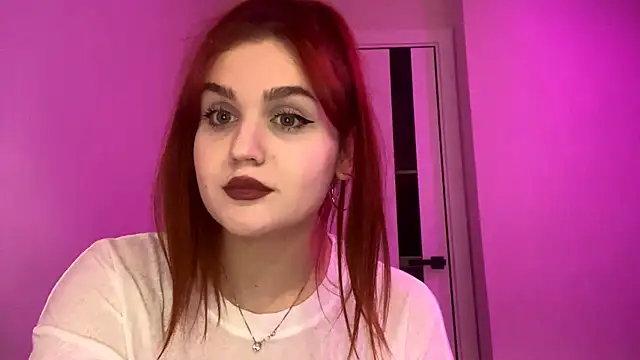 Red Ava online show from 11/25/25, 06:41