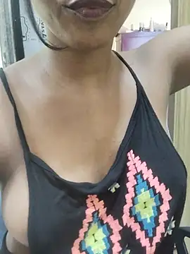 Simran 0011 online show from 05/26/26, 11:06