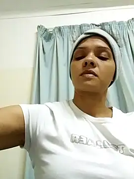 Snapshot of Cadence28 chatting on 02/08/26, 08:18 Cadence28 online show from 02/08/26, 08:18