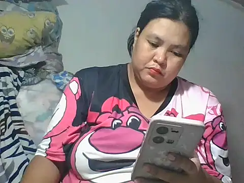 Snapshot of iloveshiritheslut chatting on 11/20/25, 01:11 iloveshiritheslut online show from 11/20/25, 01:11