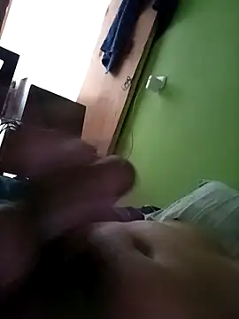 Snapshot of art-e9-2 chatting on 12/04/25, 06:27 art-e9-2 online show from 12/04/25, 06:27