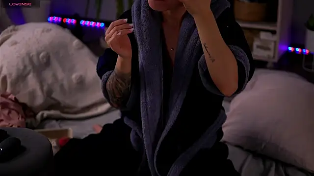 PureEllieX online show from 04/12/26, 04:17